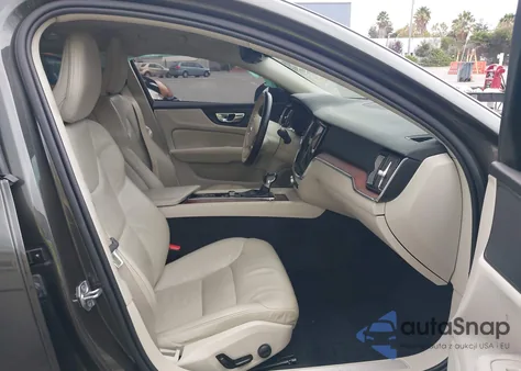 2021 Volvo S60 T5 Momentum из США, поврежденный, VIN 7JR102FK5MG096604